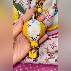 💝 Murakami Yellow and White Air Balloon Keychain bag charm